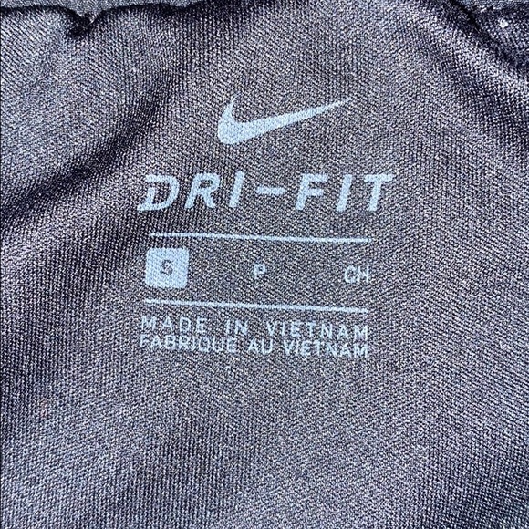 Nike dri-fit kids shorts - Picture 2 of 2